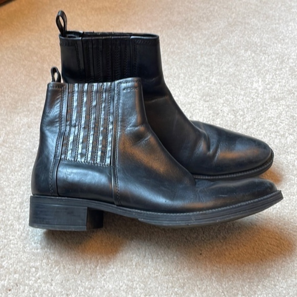 Geox black leather chelsea boots D3490J